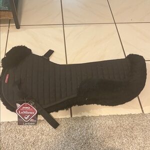 NWT LeMieux Black Half Pad